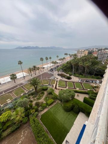 Jane De Cannes Bagian luar foto
